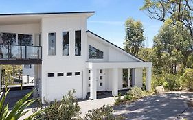 Seascape Retreat - Magnificent 5 Bedroom Home